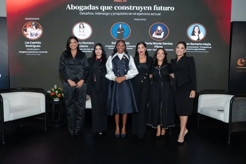 Profesionales del Derecho analizan el futuro de la abogacía en Santiago